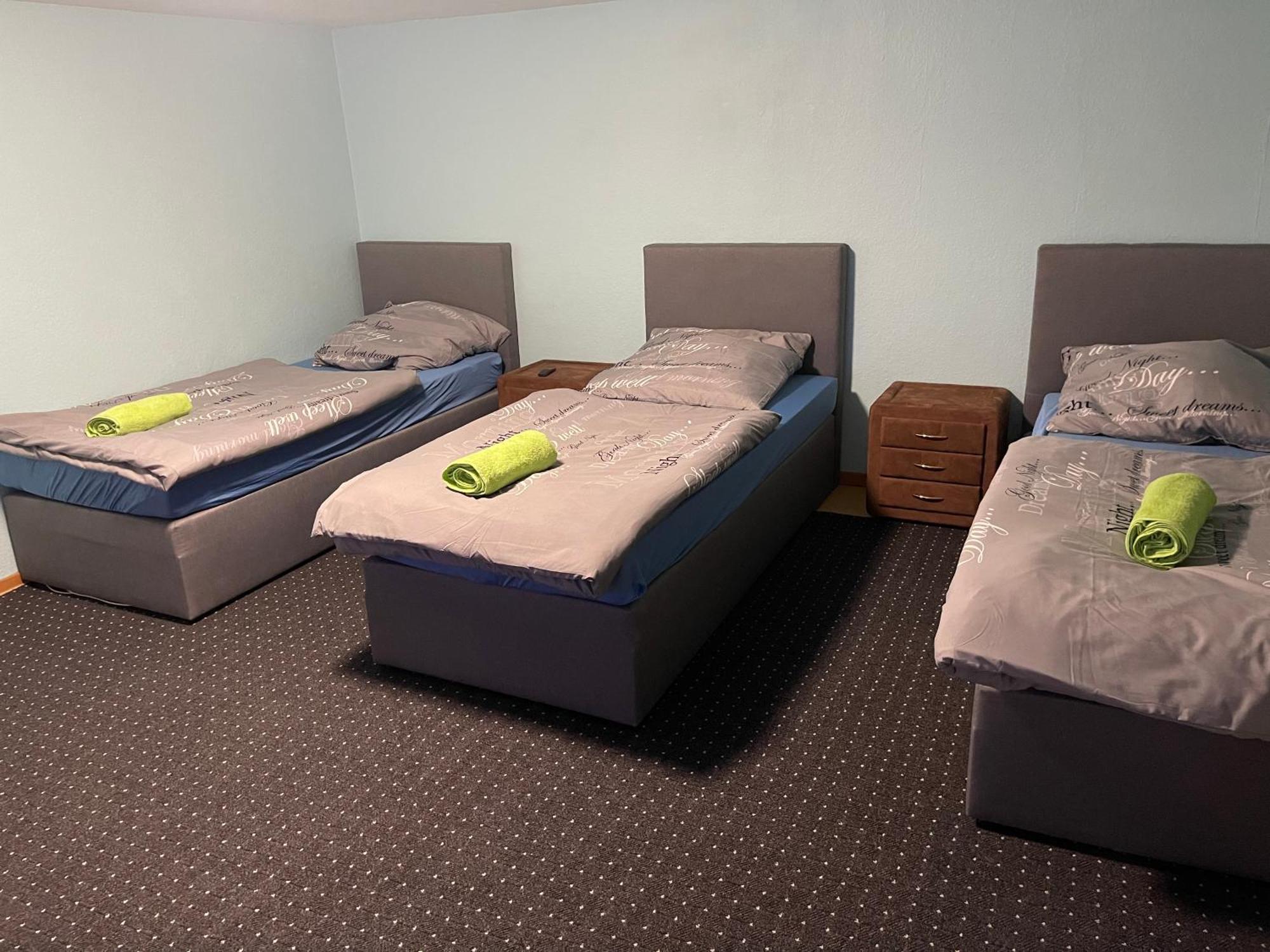Chambre Avec 3 Lits Trier Buitenkant foto